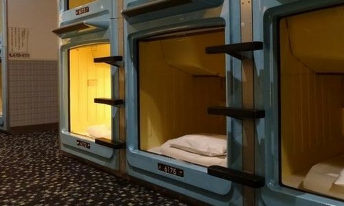 Dormir dans un capsule hôtel