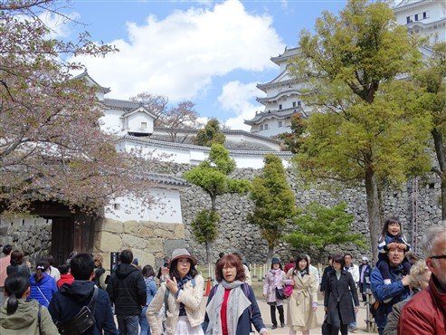 Des touristes à Himeji